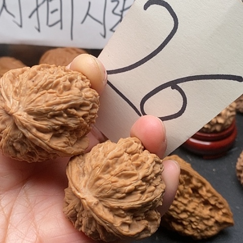 桃核吊坠42三角白核桃