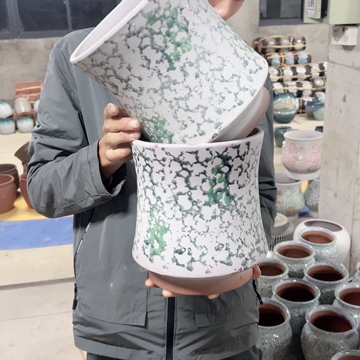 高度23厘米口20厘米