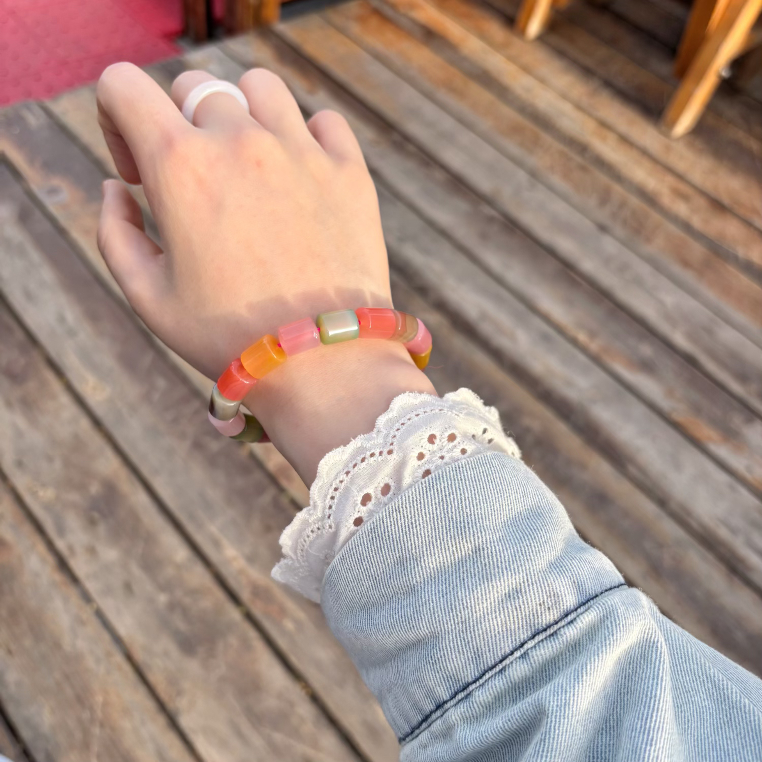 天然盐源玛瑙粉色彩虹色系甜美手串单圈女