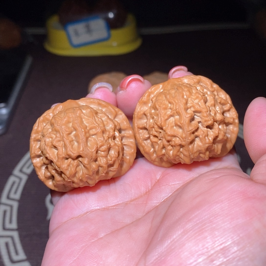 文玩核桃把件核王