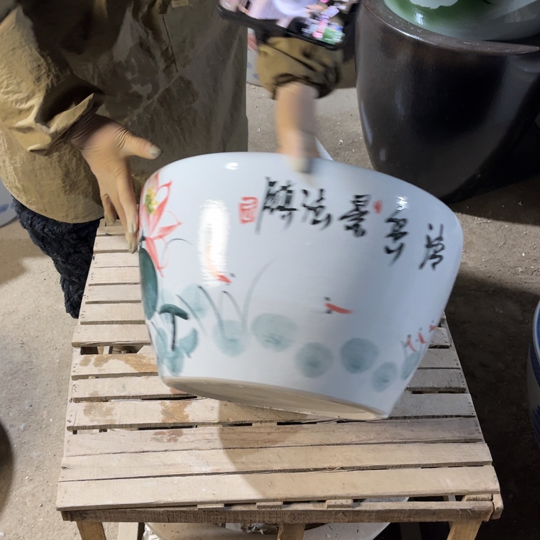 瓷片圆口红荷花40.88888