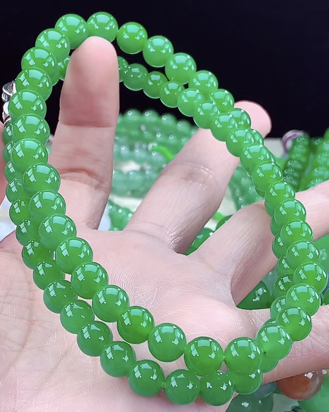 色标级｜18k金钻豪华镶嵌有种有色缅甸天然翡翠A货高冰辣阳绿项链