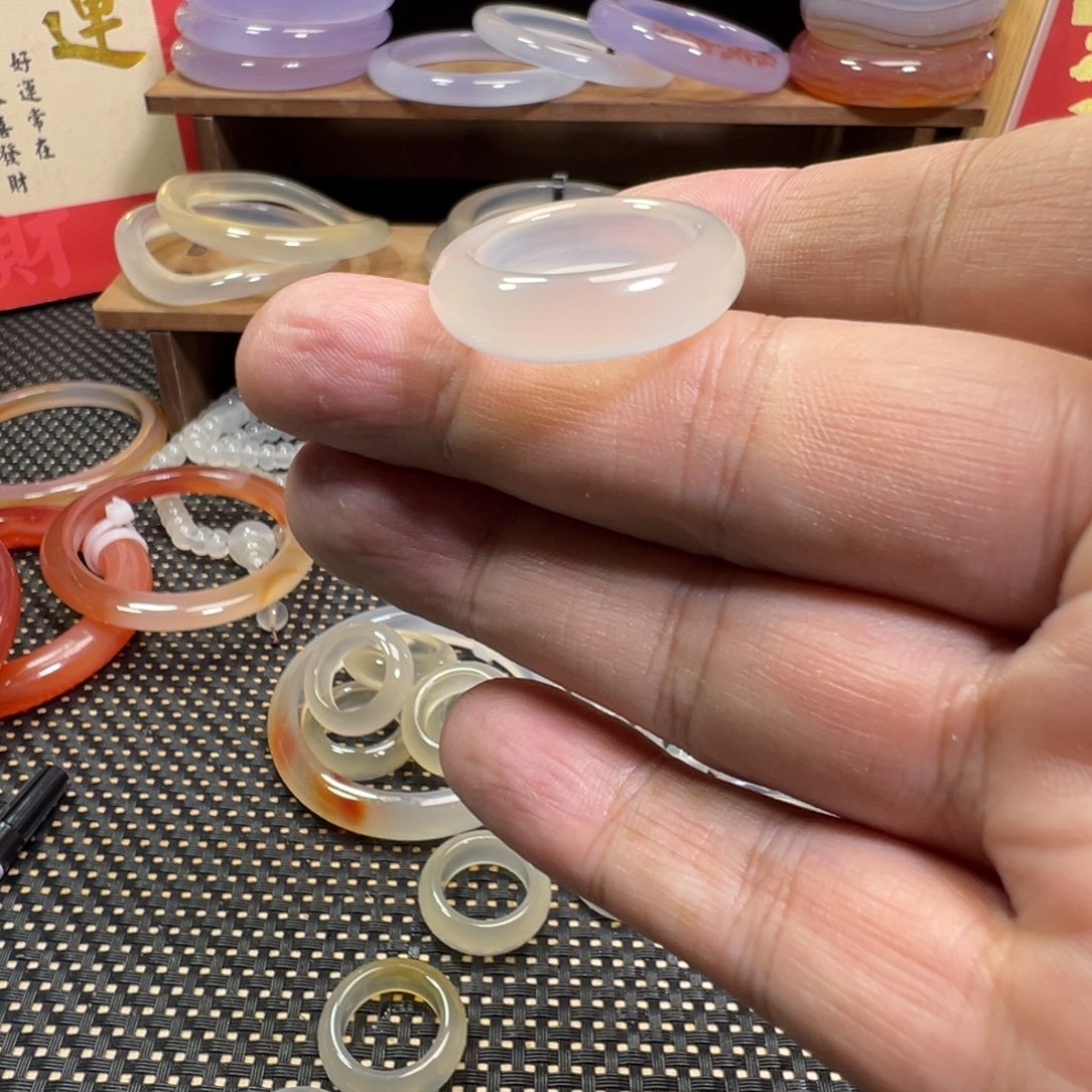 玛瑙/玉髓手镯未镶嵌