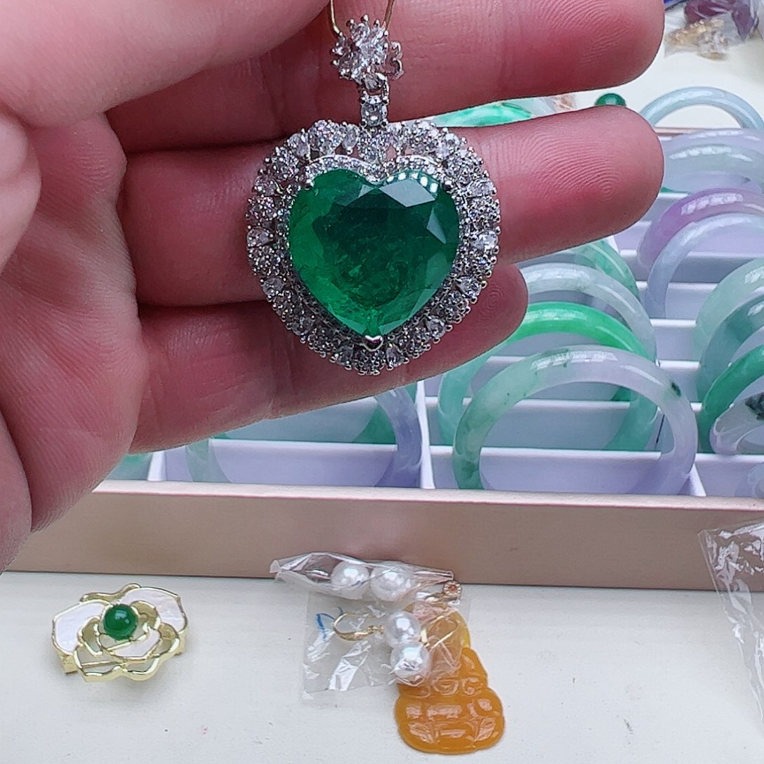 翡翠吊坠(赠链)银S925镶嵌