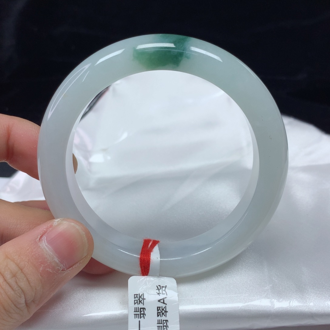 翡翠手镯（圆镯）未镶嵌56.5