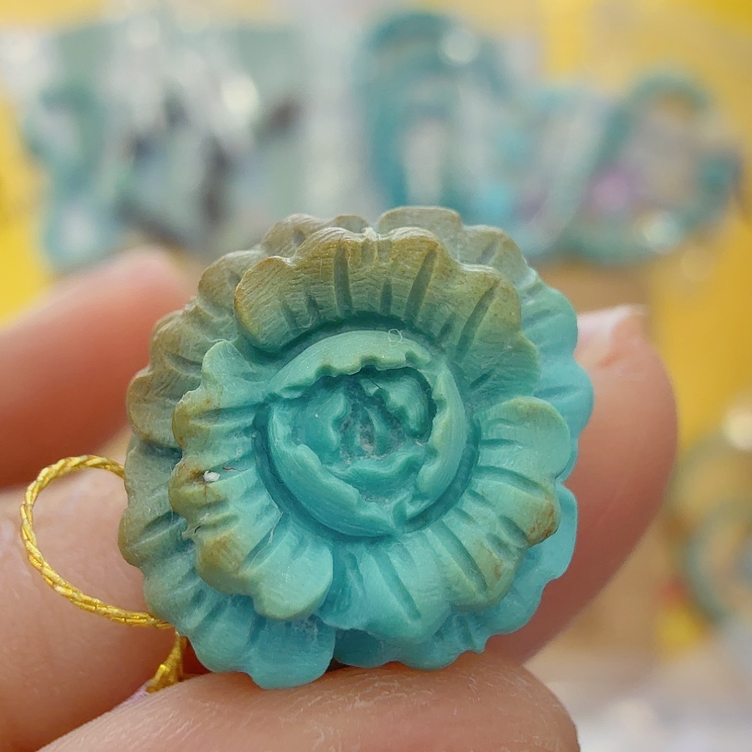 绿松石未镶嵌珠宝奇石