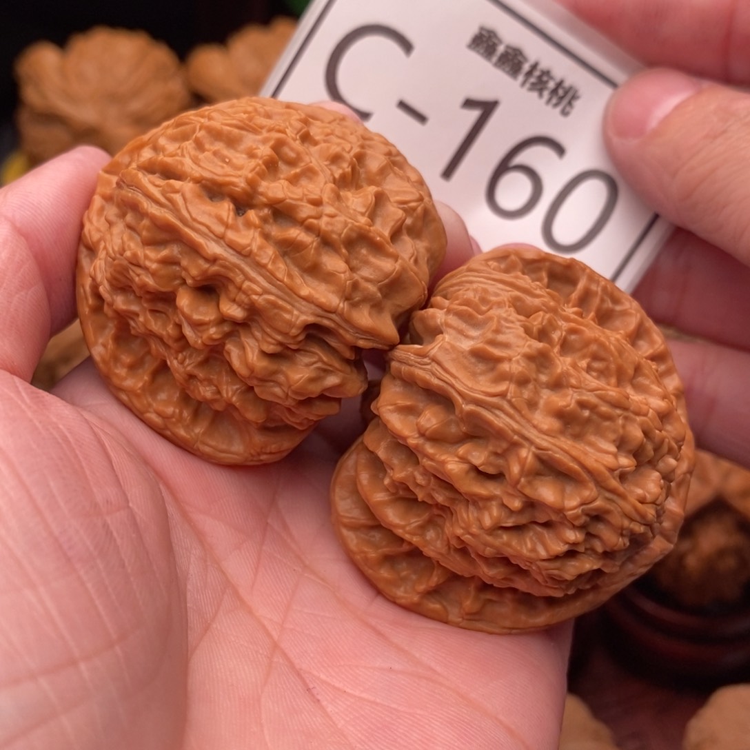 文玩核桃把件三角白45