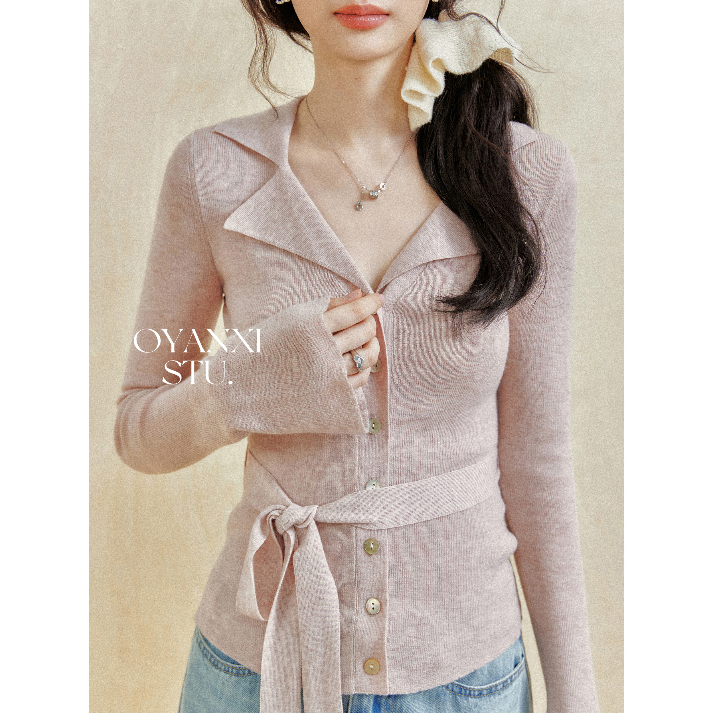 【清清】欧阳喜《奥汀玫瑰ros》春季法式V领长袖上衣修身显瘦毛针织衫