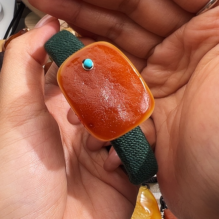 蜜蜡裸石未镶嵌手镯