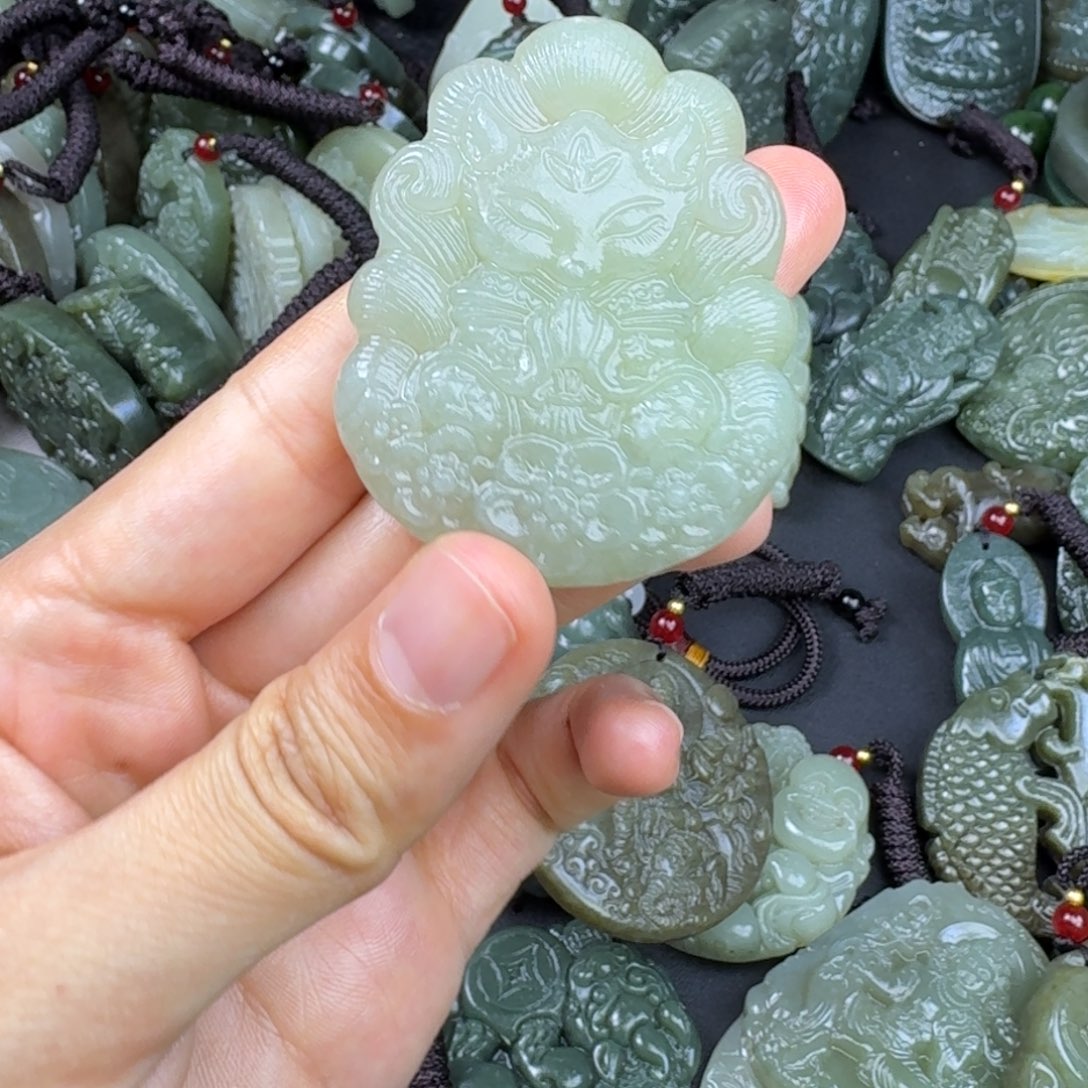 和田玉颈饰未镶嵌