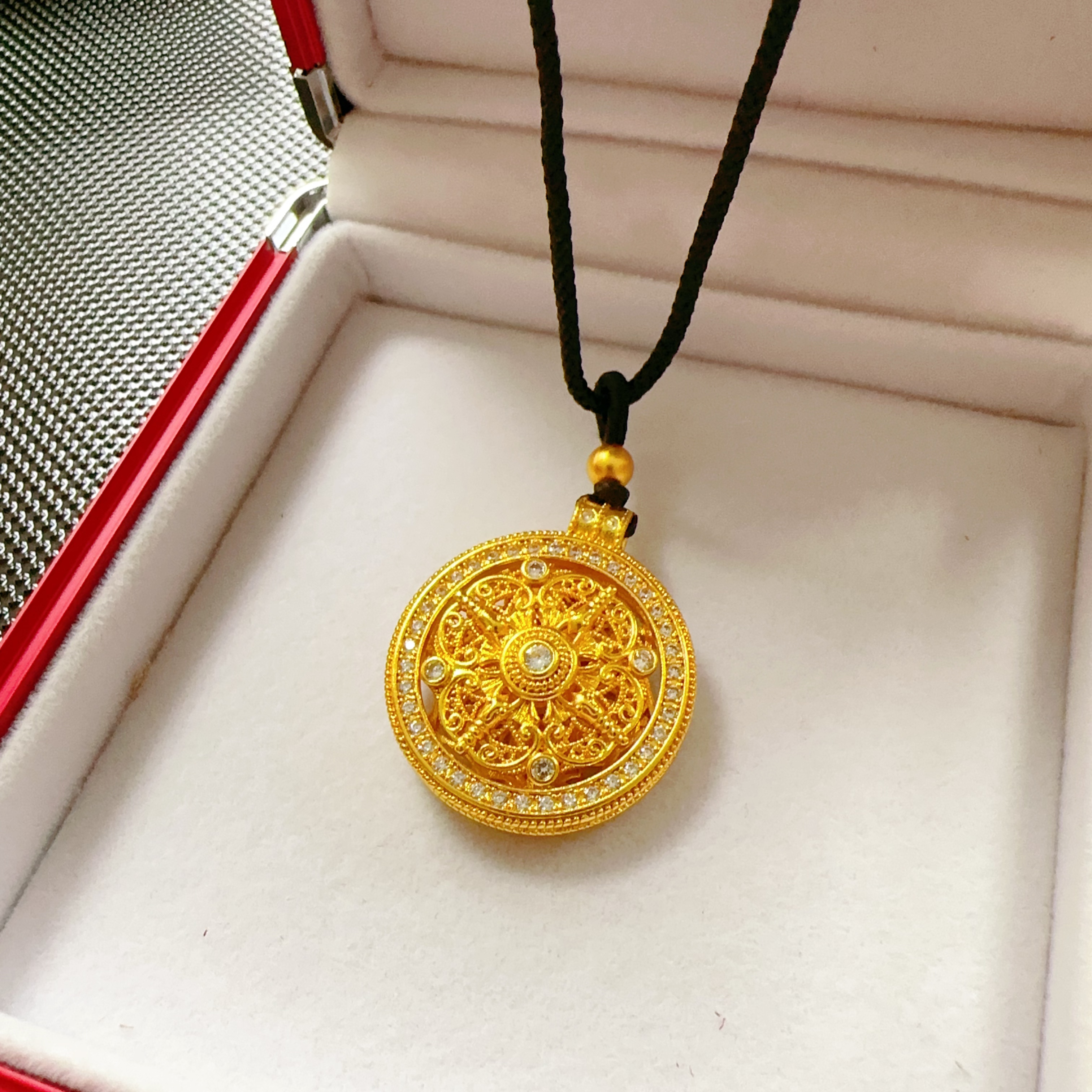 錾世金【 胡总专属】黄色八宝罗盘时尚精美吊坠（DZ1004）