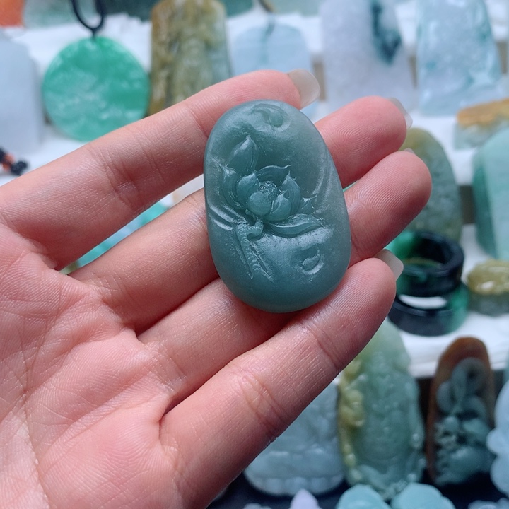 财***班定制翡翠未镶嵌荷花