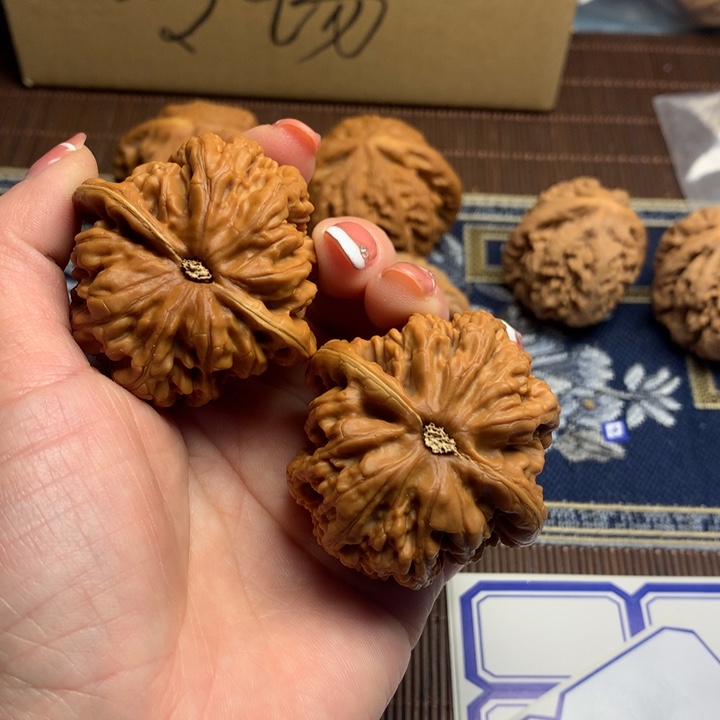 吊坠文玩核桃星*•粗筋