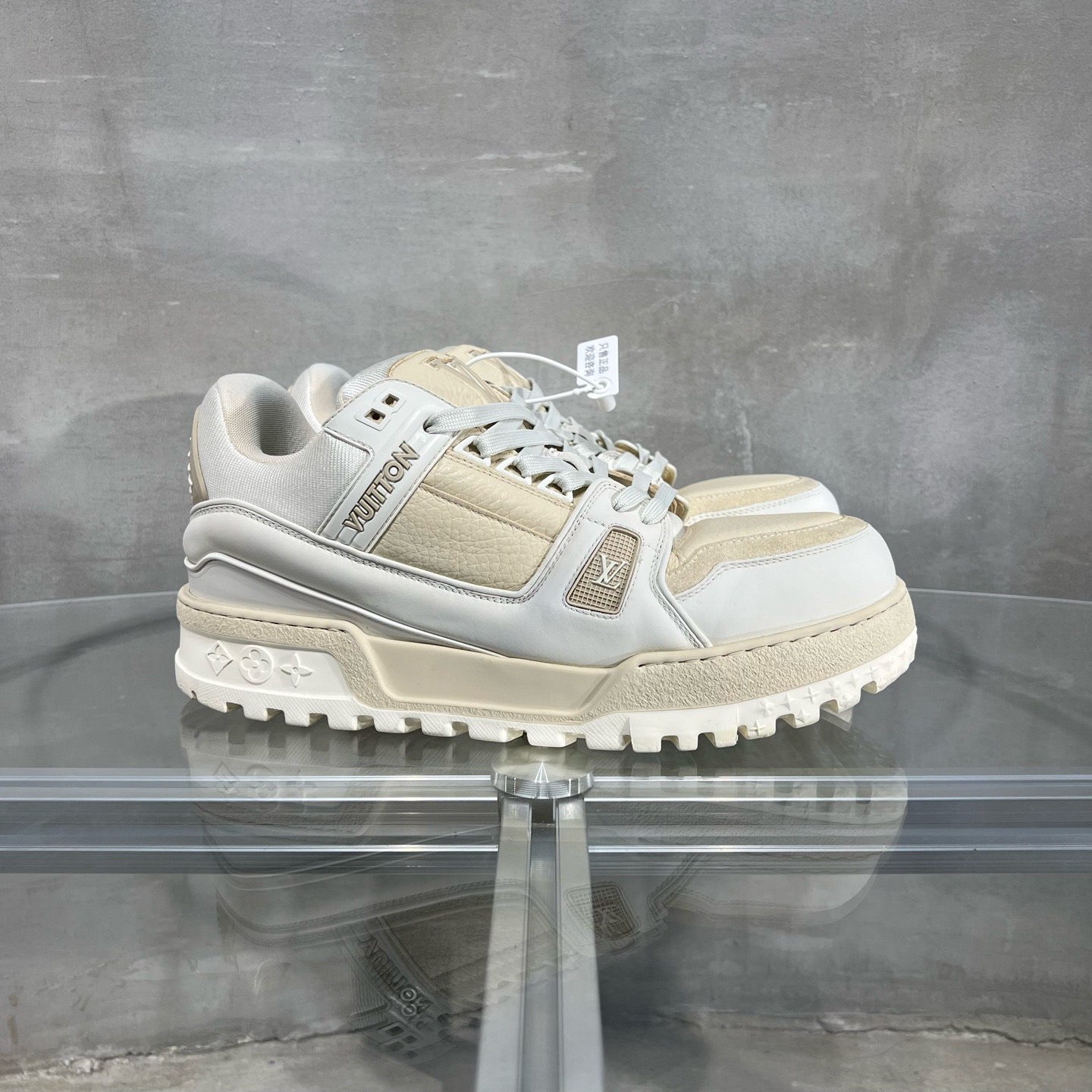 99新 LouisVuitton/路易威登 TrainerMaxi米白胖丁42.5码 YH23229