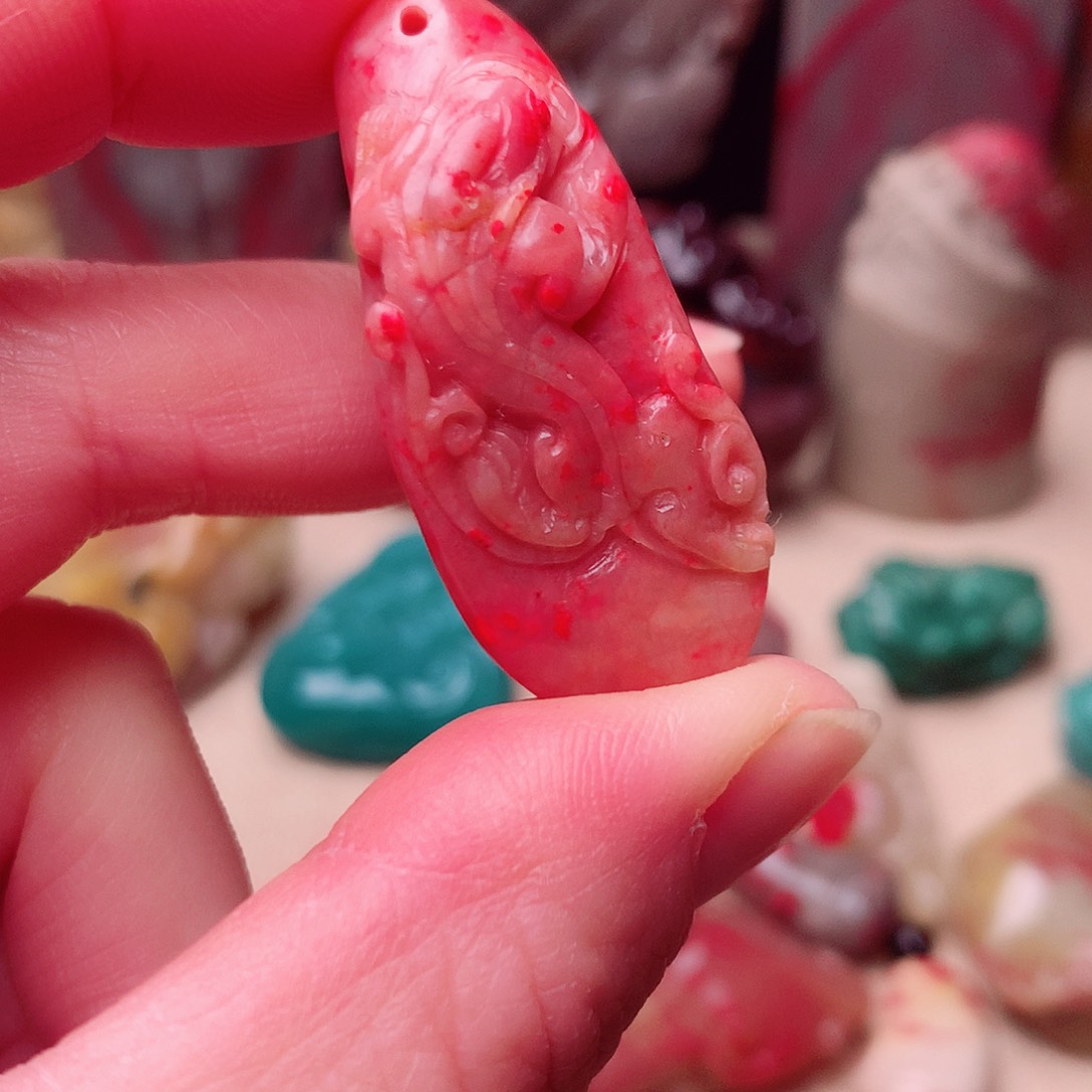 昌化鸡血石高*精美挂件