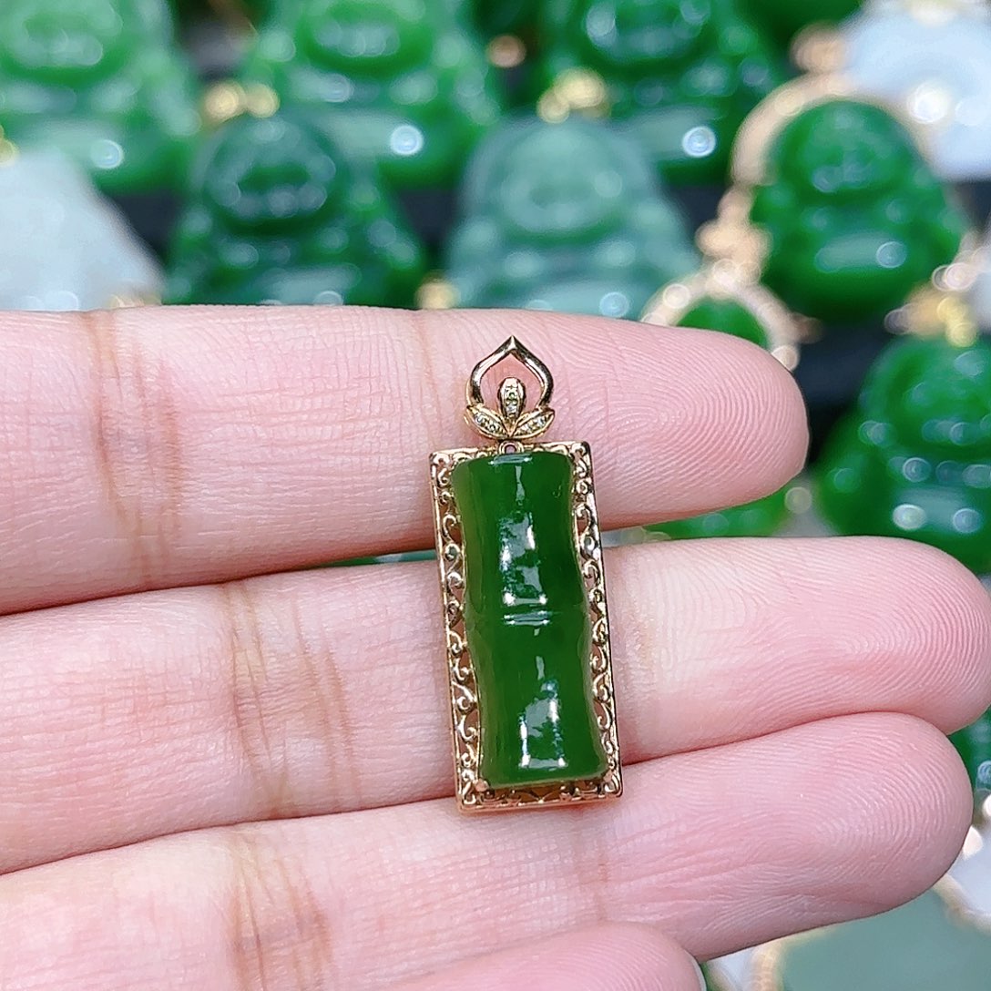 和田玉（碧玉）颈饰18K金镶嵌