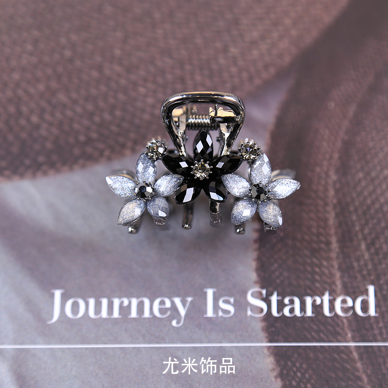 【Umail 尤米】6096时尚气质轻奢抓夹