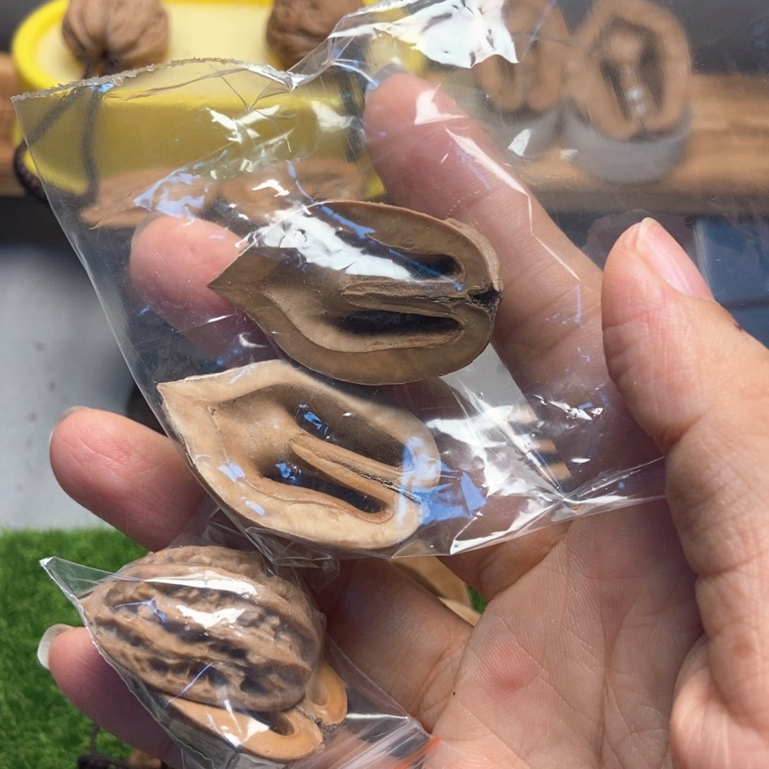 文玩核桃吊坠1*秋子