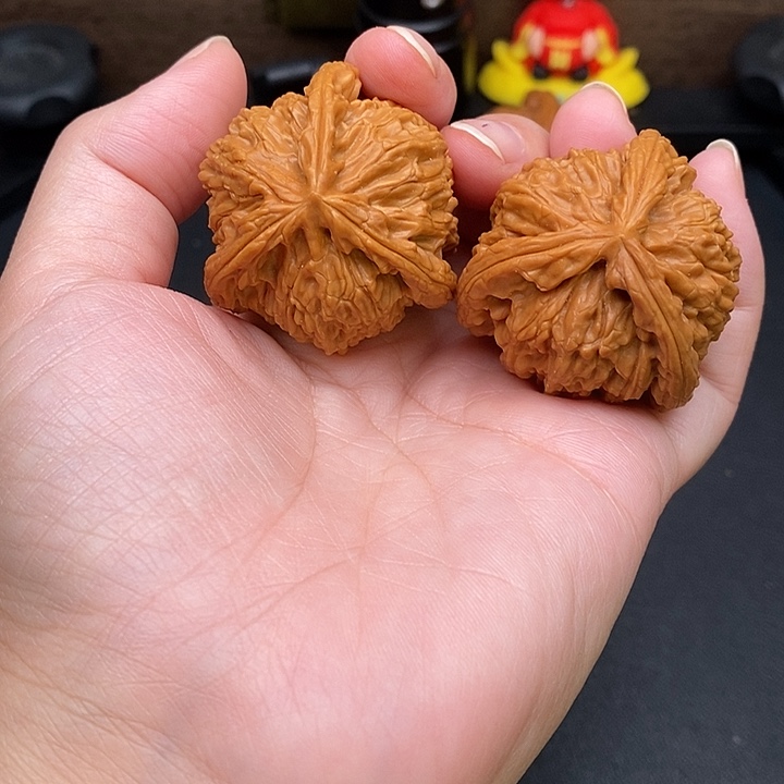 天***4文玩核桃把件白奔