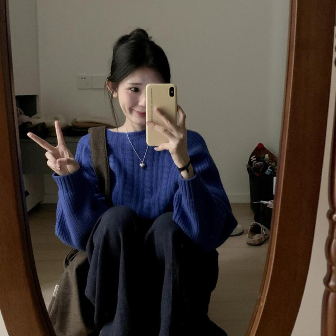 2025秋冬新款文艺风复古穿搭蓝色圆领毛衣外套女高腰休闲裤两件套