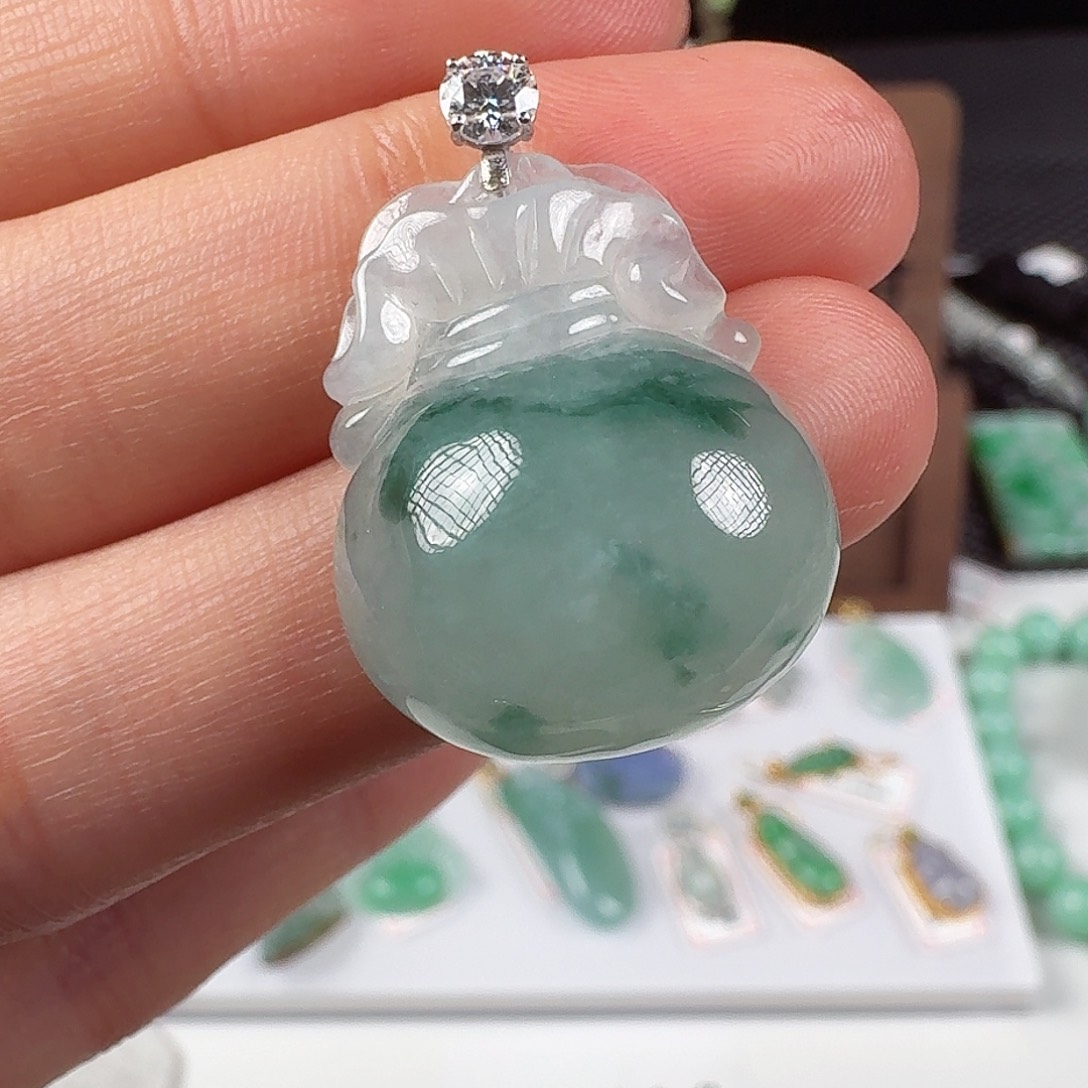 翡翠18K金镶嵌颈饰