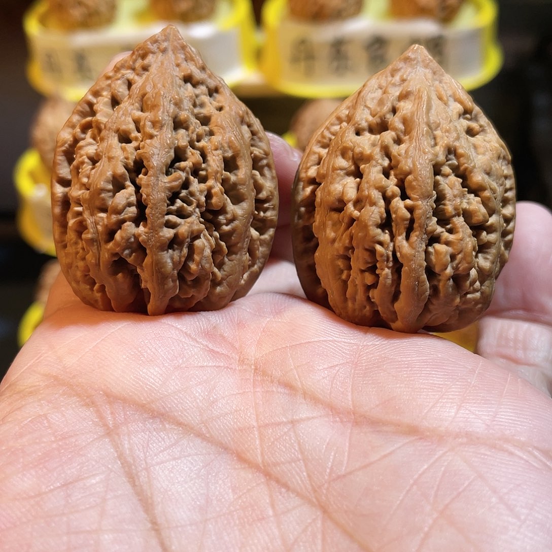 文玩核桃吊坠水晶米粒纹