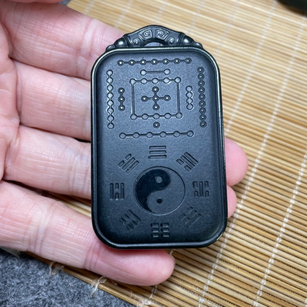 和田玉青玉河图洛书太极八卦牌特色太极玉牌八卦牌先天八卦牌