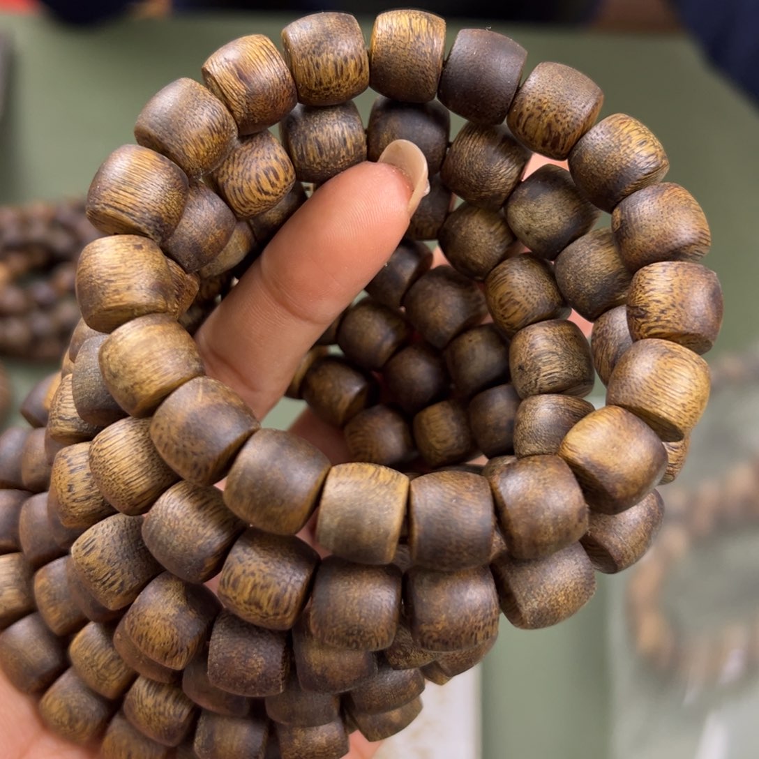 沉香手串透顶绿鼓珠卡1.2/12g单圈多样性发一