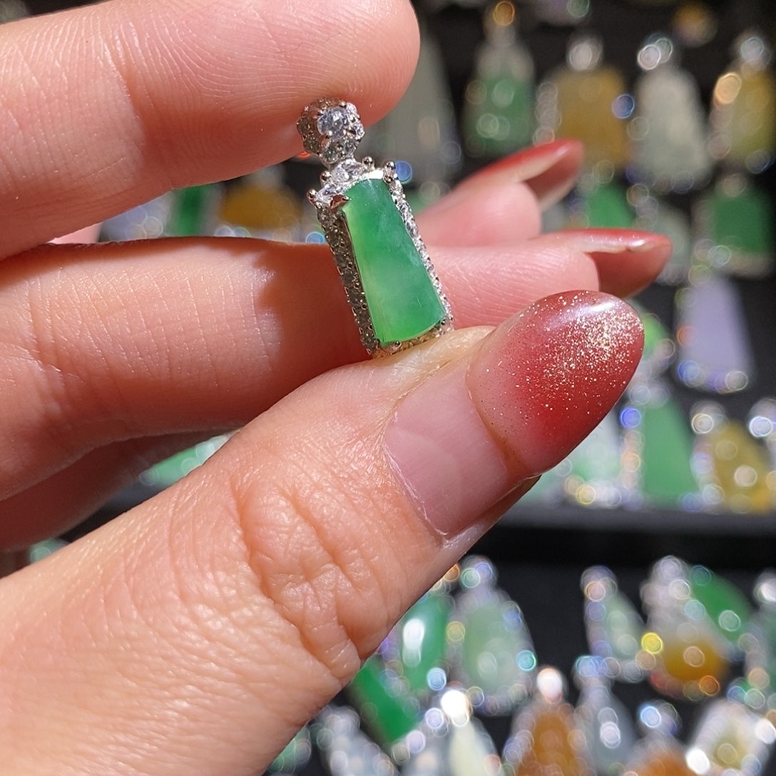 颈饰银S925镶嵌翡翠天然翡翠