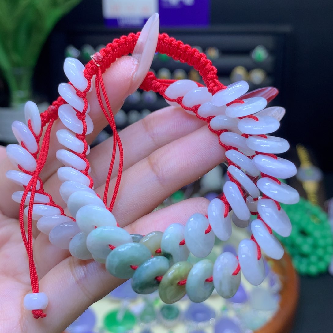 翡翠颈饰未镶嵌天然