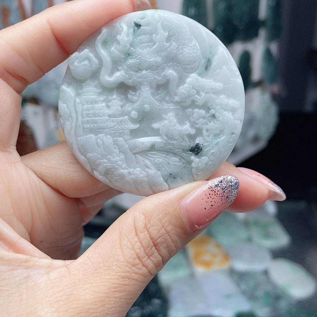 翡翠颈饰未镶嵌翡翠