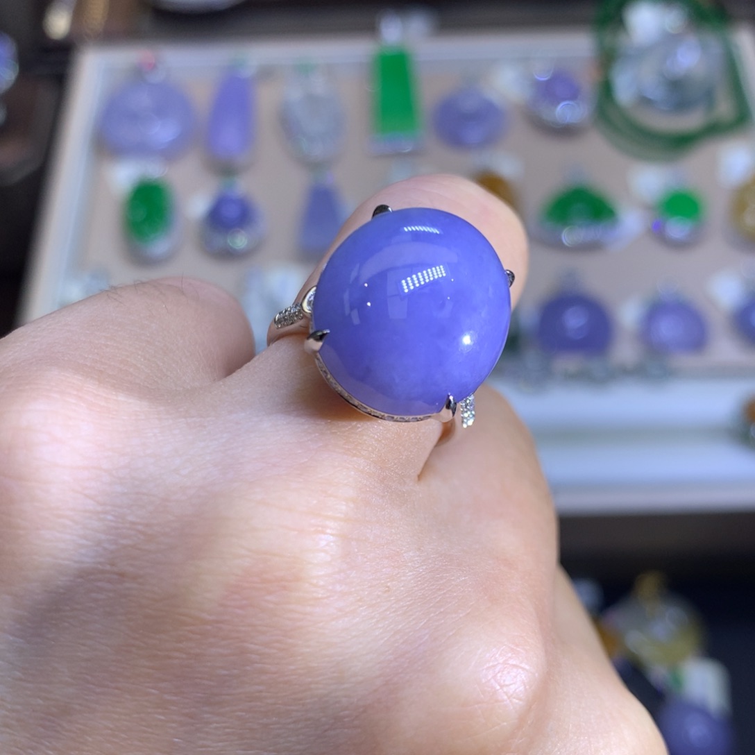 翡翠18K金镶嵌颈饰翡翠