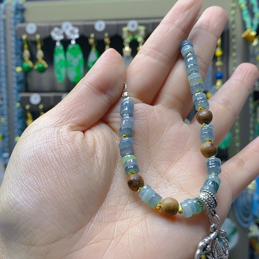 未镶嵌翡翠耳饰翡翠