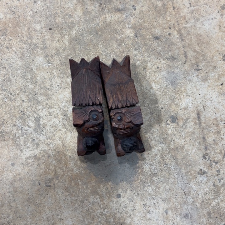 用***…紫檀木类家具老木雕工艺精湛