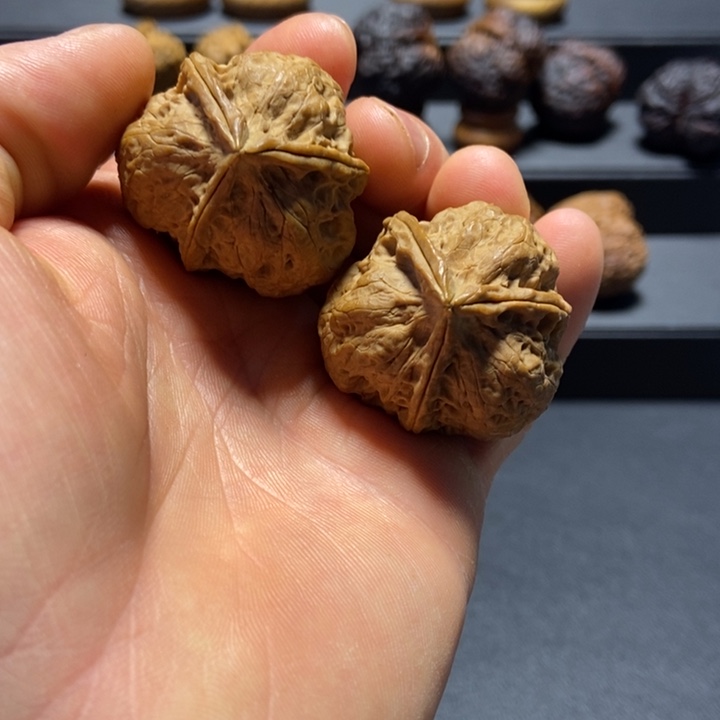 文玩核桃把件B铁三棱37mm