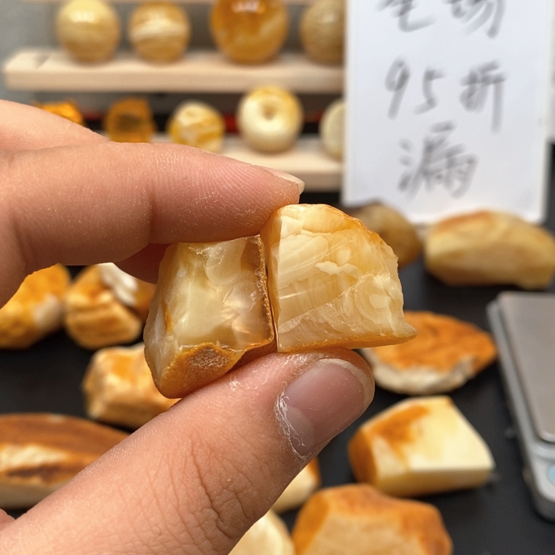 定制琥珀未镶嵌马*马天然蜜蜡原石加工不退不换