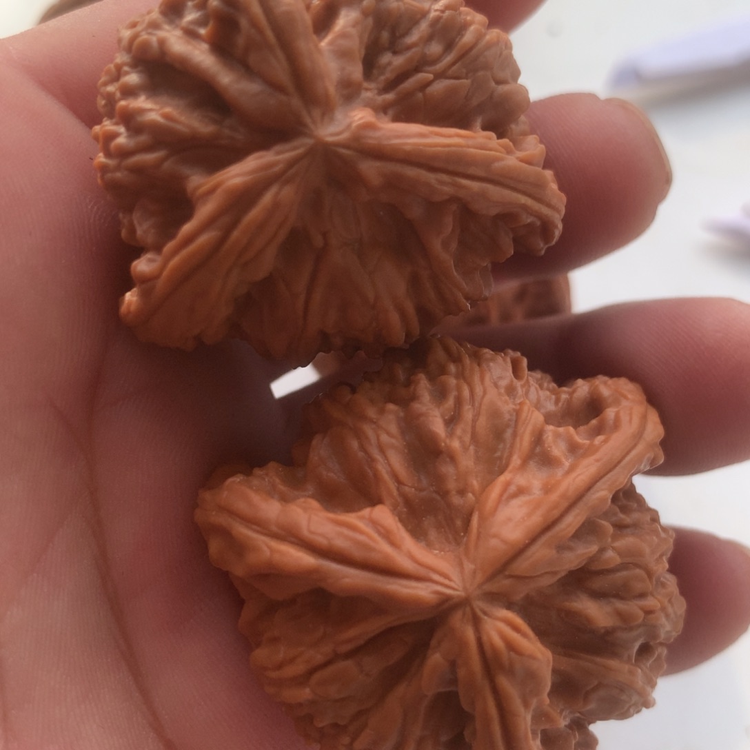 大***李文玩核桃吊坠三棱