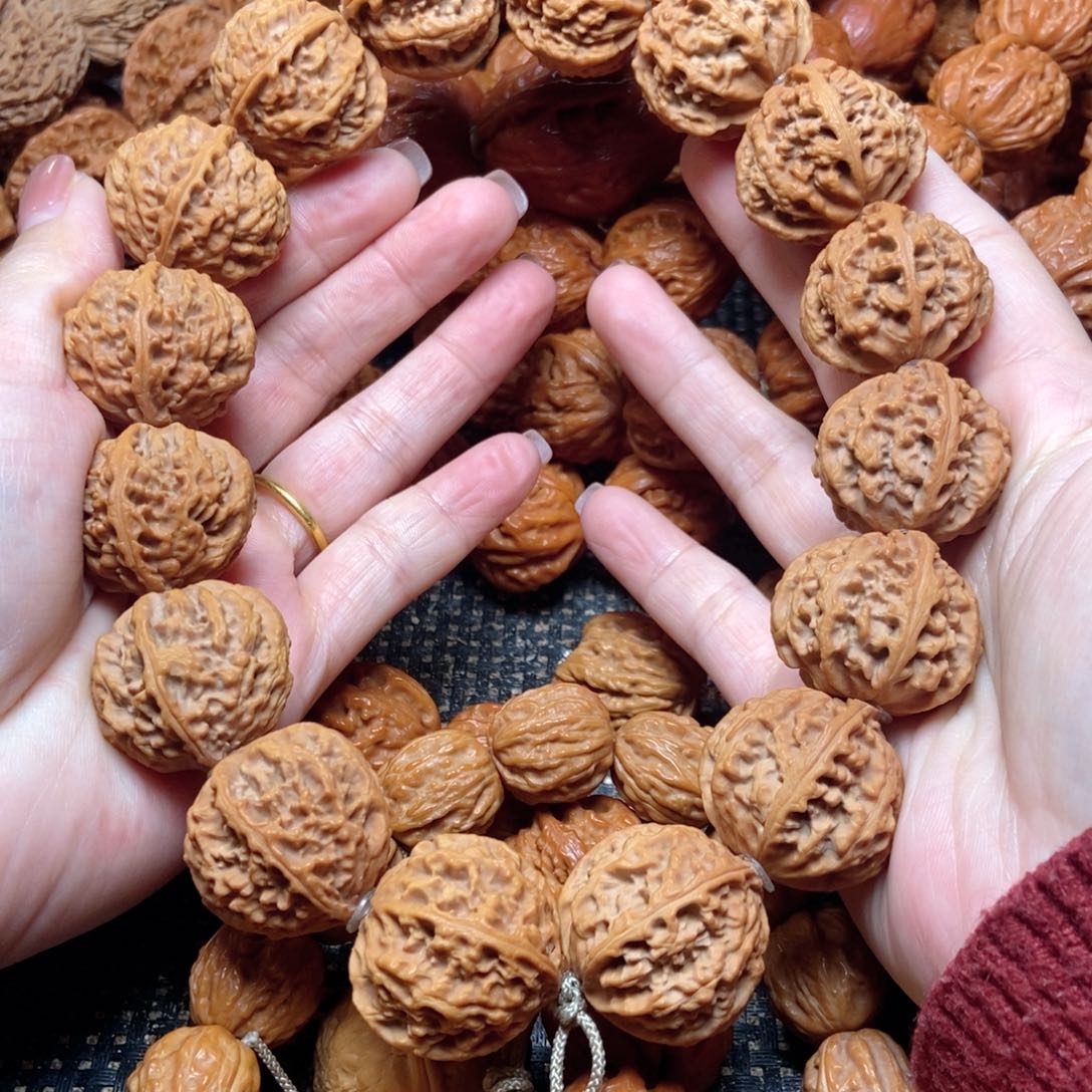 峰***桃核吊坠蚂蚁纹粗筋