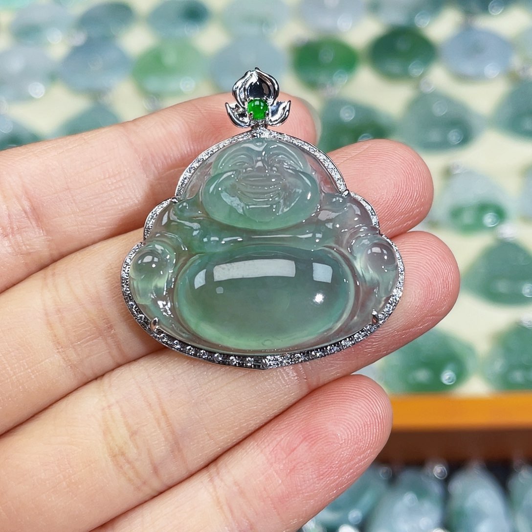 翡翠颈饰18K金镶嵌吊坠