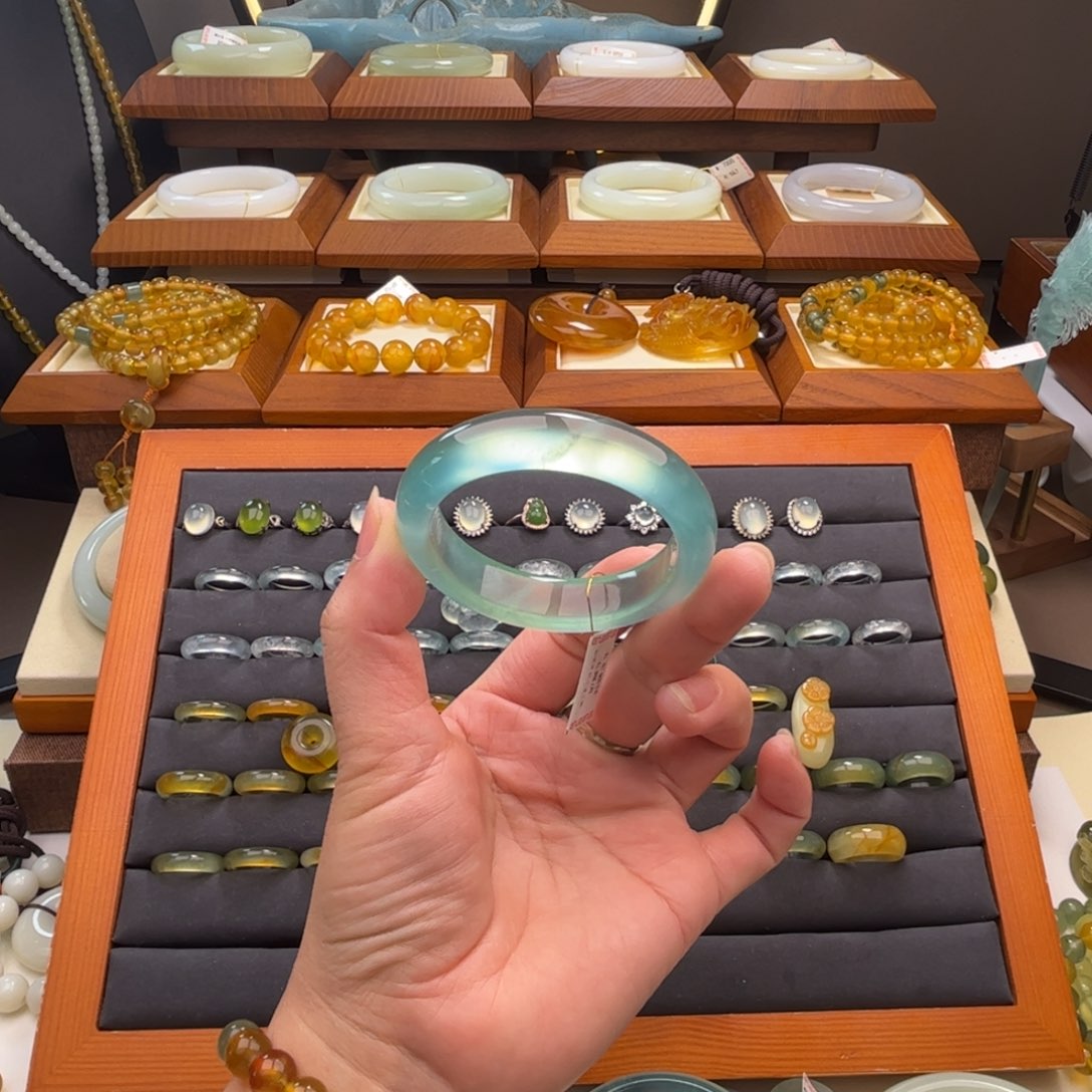 蛇纹石玉未镶嵌手镯52