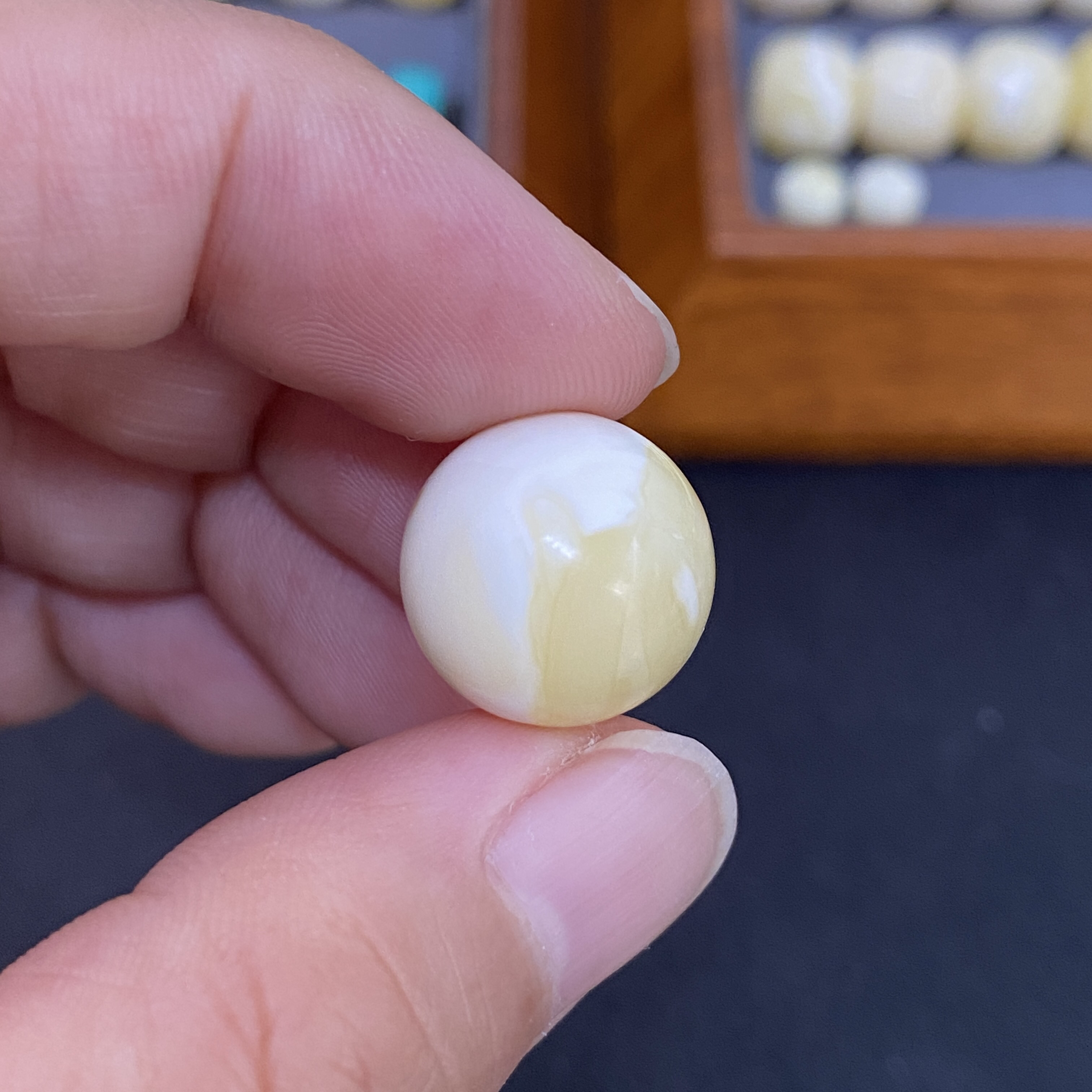 天然蜜蜡原矿俄料14.3mm漆白妖花圆珠猴头星月文玩手串配饰单珠