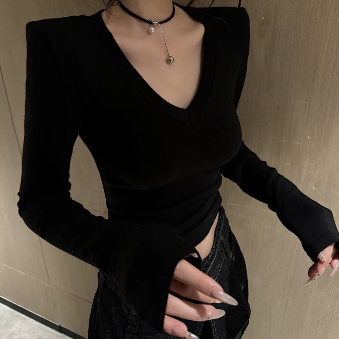 【非主图同款】长袖女抗皱纯欲风加绒修身女T恤短款方领秋季黑色v领