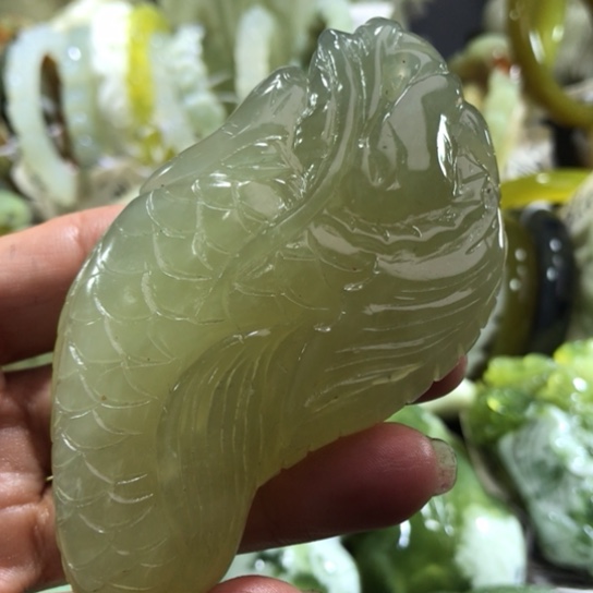 岫玉未镶嵌手把龙鱼