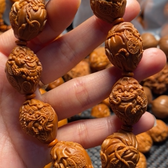 橄榄核吊坠金蟾手串