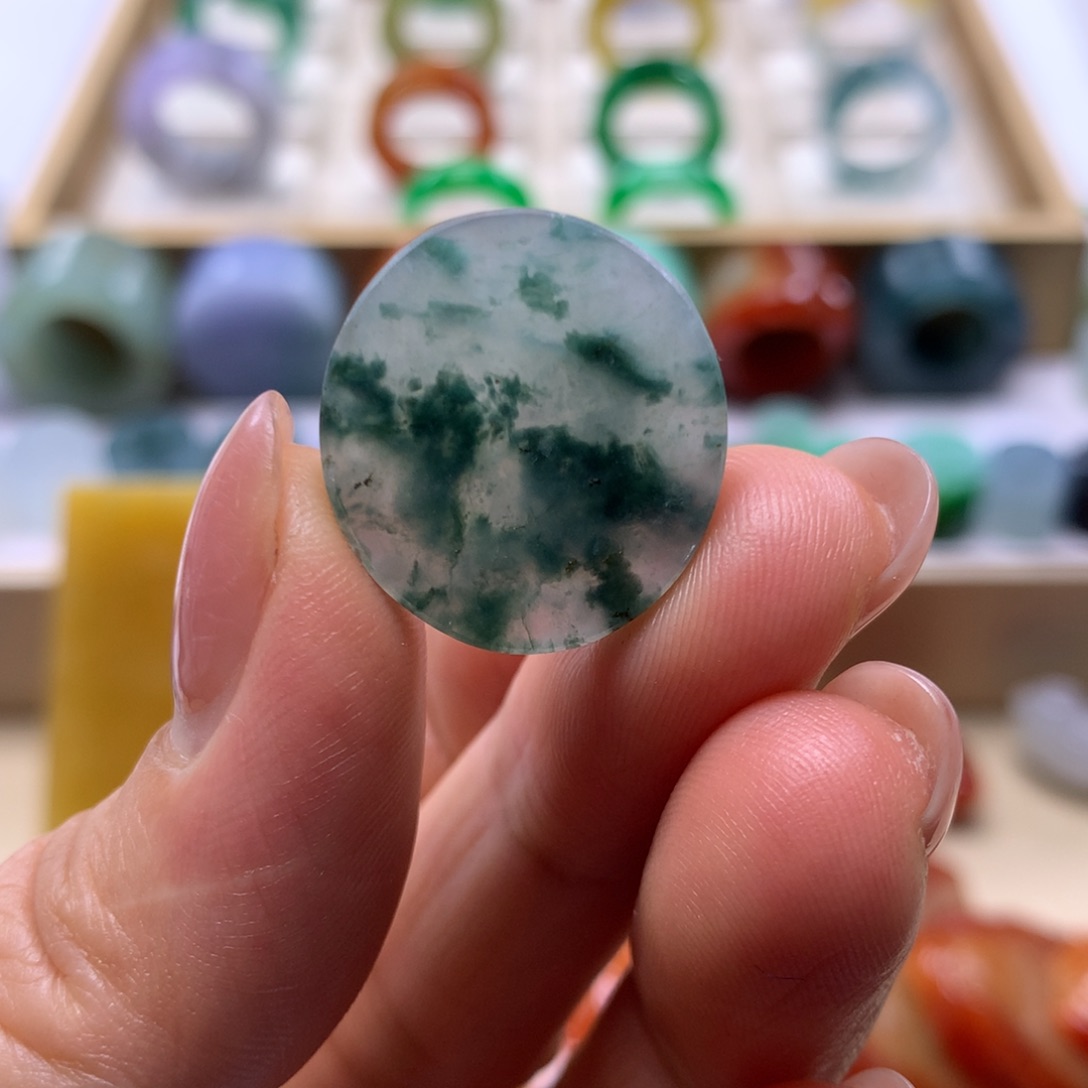 定制翡翠未镶嵌翡翠