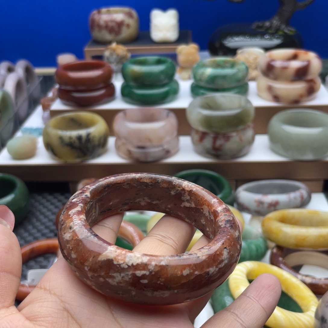 石英质玉手镯未镶嵌