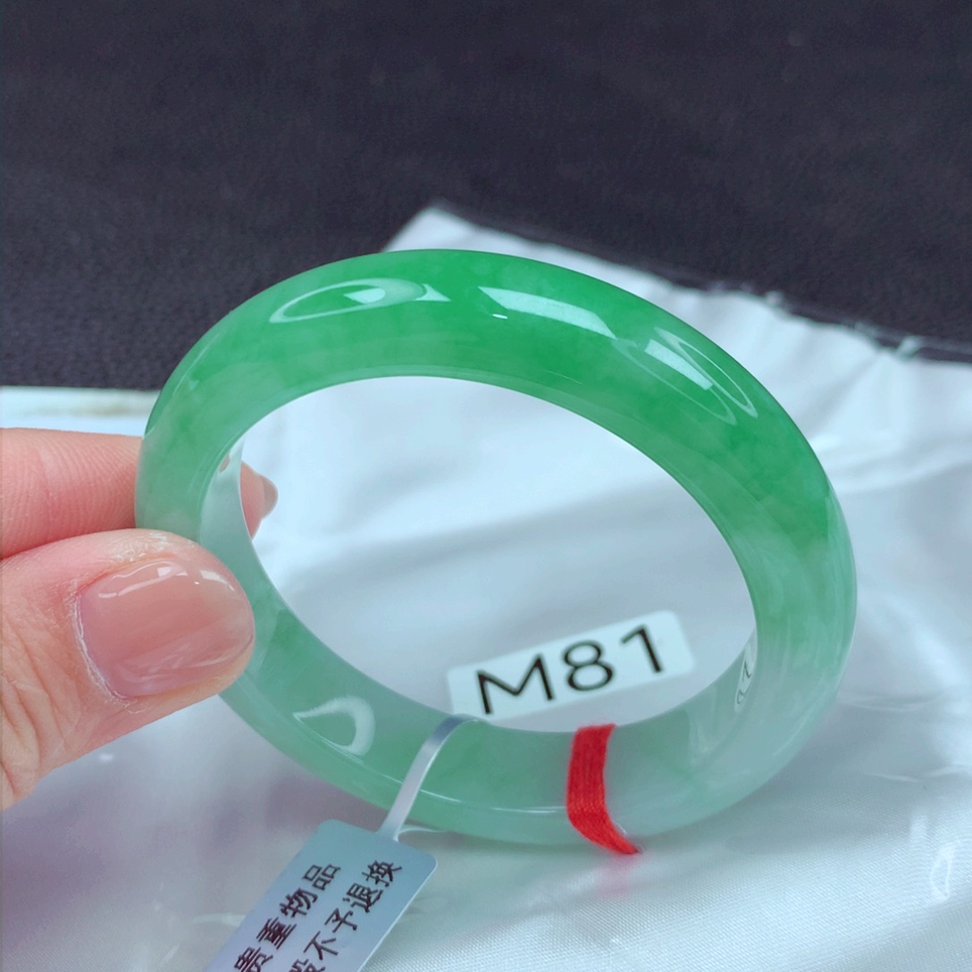 翡翠手镯未镶嵌手镯88