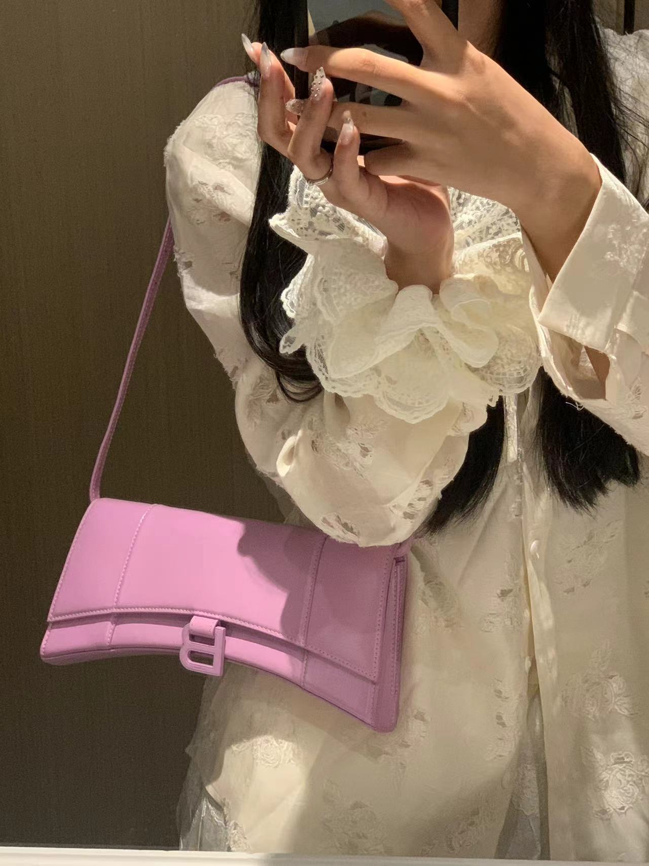 95新 Balenciaga/巴黎世家 展会外场！紫色横版沙漏包