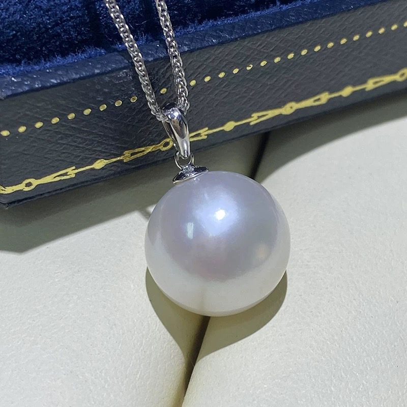 天然白色正圆珍珠 纯银瓜子扣吊坠