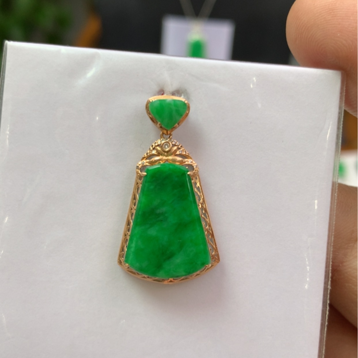 【闪购商品】翡翠颈饰18K金镶嵌翡翠